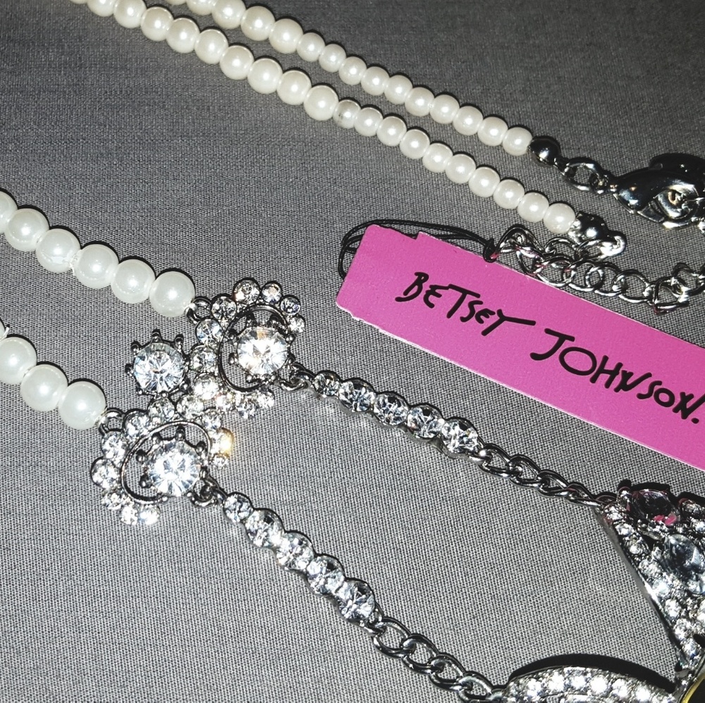 Betsey Johnson Pretty Punk Pearl long necklace NWT - Picture 2 of 8